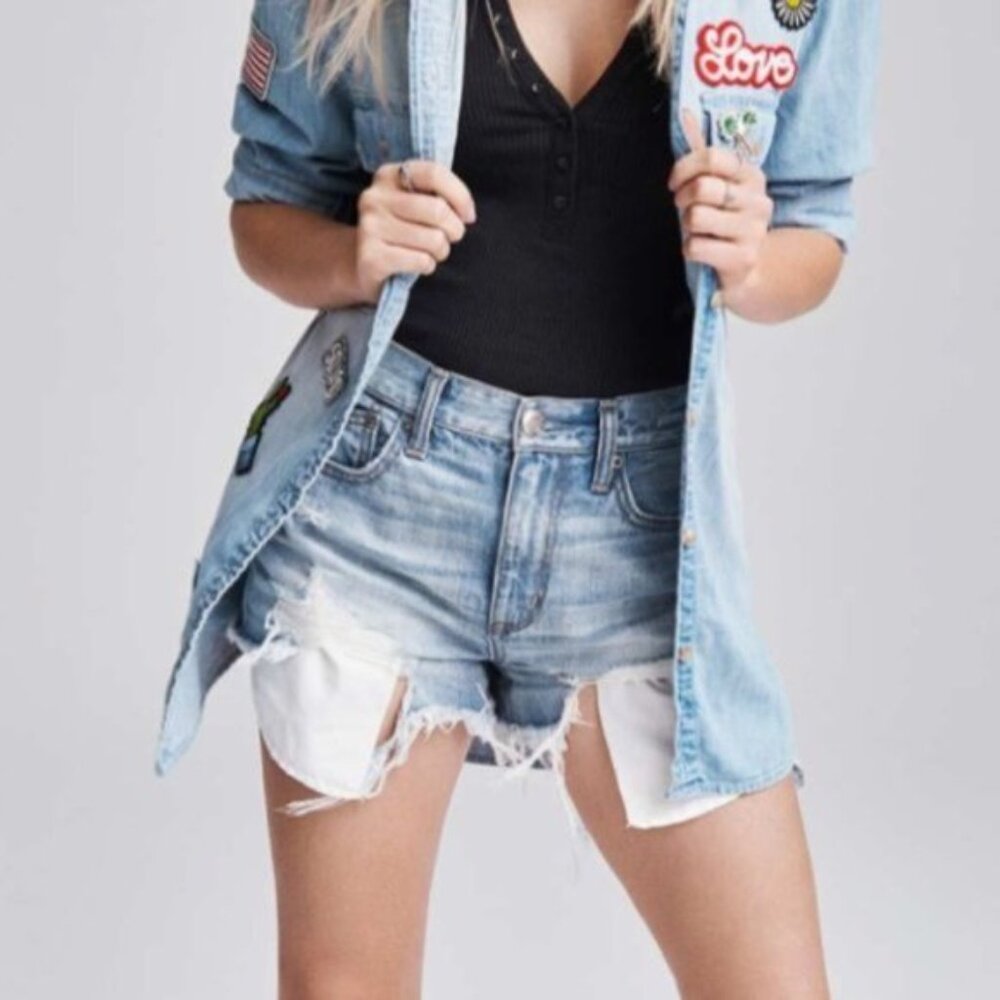 AEO Distressed Vintage Hi-Rise Festival Jean Short Size 4 - Picture 2 of 12